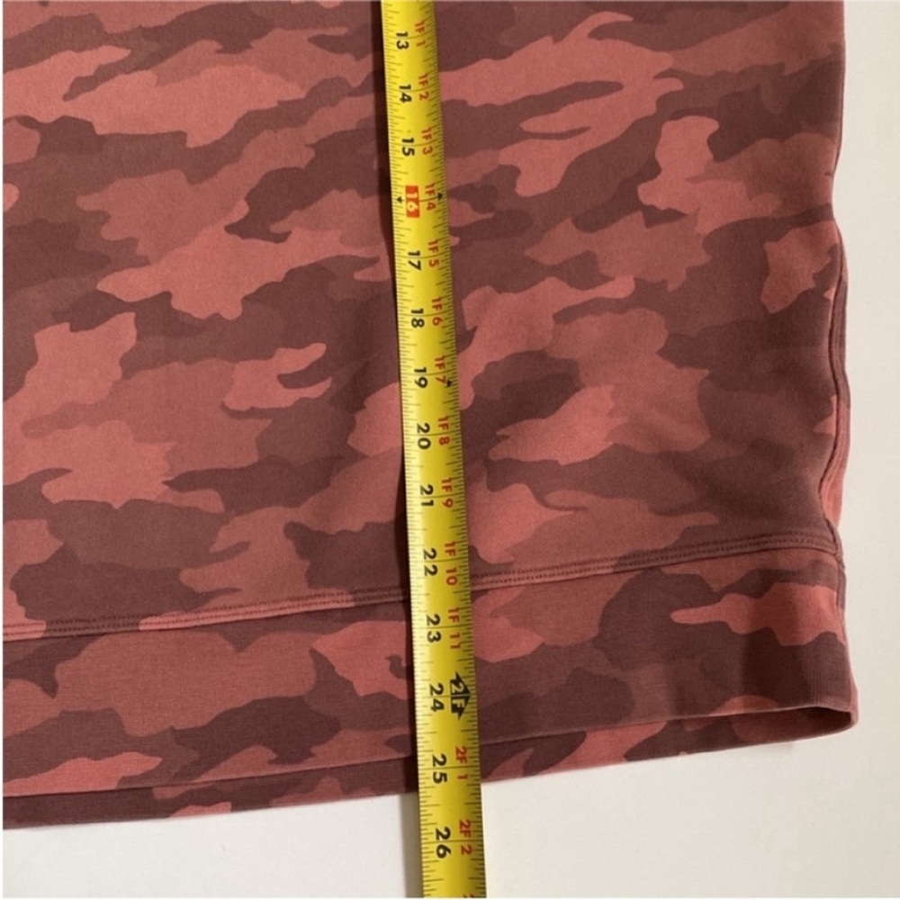 Lululemon Women’s Sweatshirt Perfectly Oversized Crew Sweatshirt Camo Pink sz 8 - Picture 11 of 13